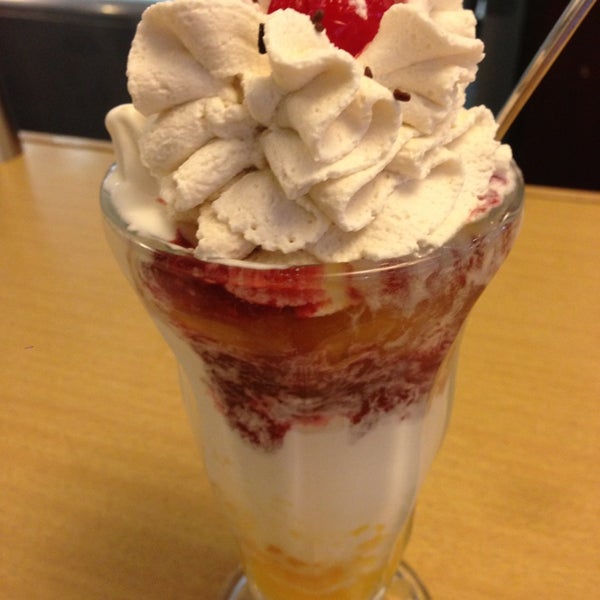 Riverside Creamery Ice Cream Shop in Port Jervis