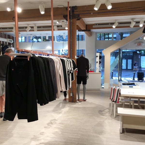 Kit and Ace Clothing Store in Vancouver