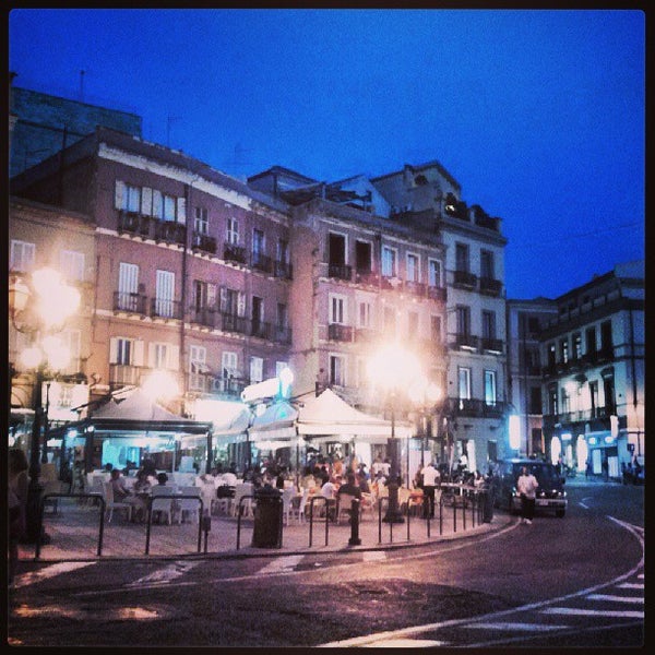 Piazza Yenne Cagliari, Sardegna