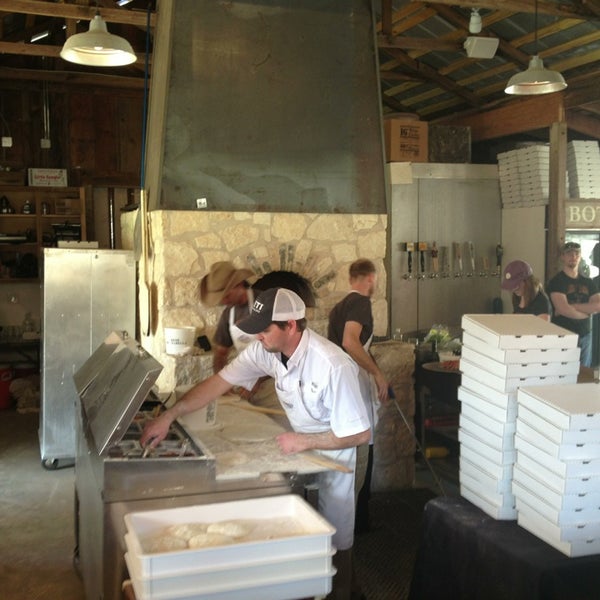 Stanley's Farmhouse Pizza 13187 Fitzhugh Rd