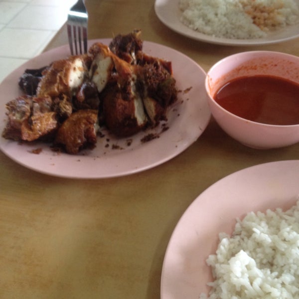Fotos Em Nasi Ayam Goreng Dapur Kayu 15 Dicas De 682 Clientes Foto Tirada No A Nasi Ayam Goreng Dapur Kayu Por Azizi M Em
