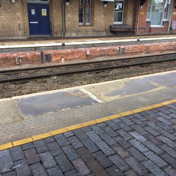 Sleaford Railway Station (SLR) Train Station