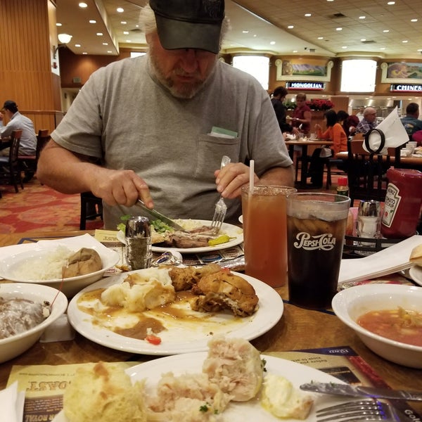 Ports O' Call Buffet at Gold Coast Hotel & Casino - 18 tips