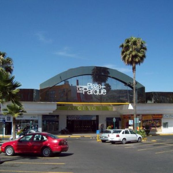 Plaza del Parque Shopping Mall in Queretaro