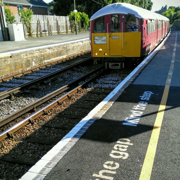 Sandown Railway Station (SAN) Train Station