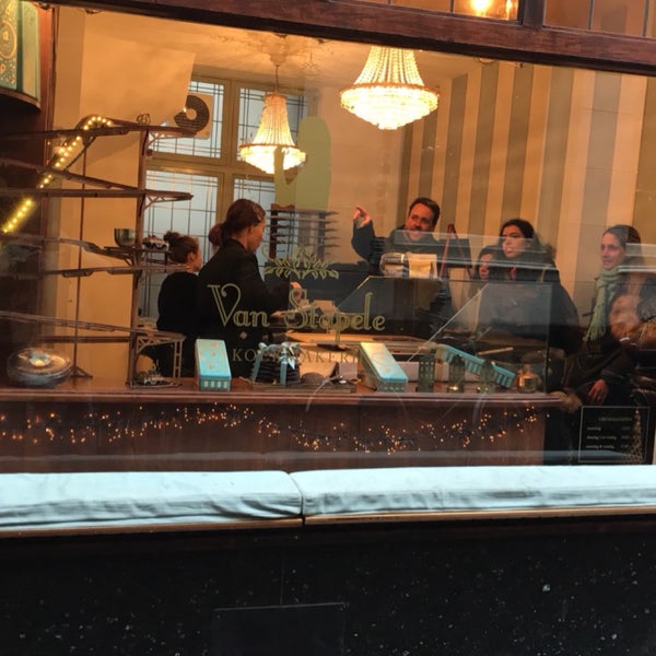 Van Stapele Koekmakerij Dessert Shop in Amsterdam