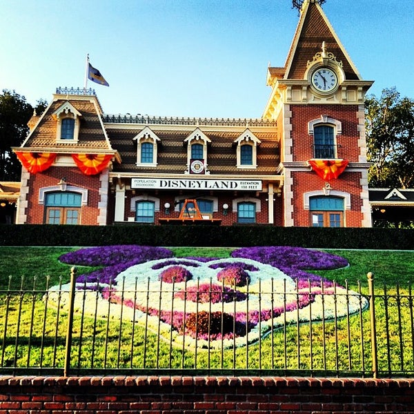 Disneyland Park - The Anaheim Resort - Anaheim, CA