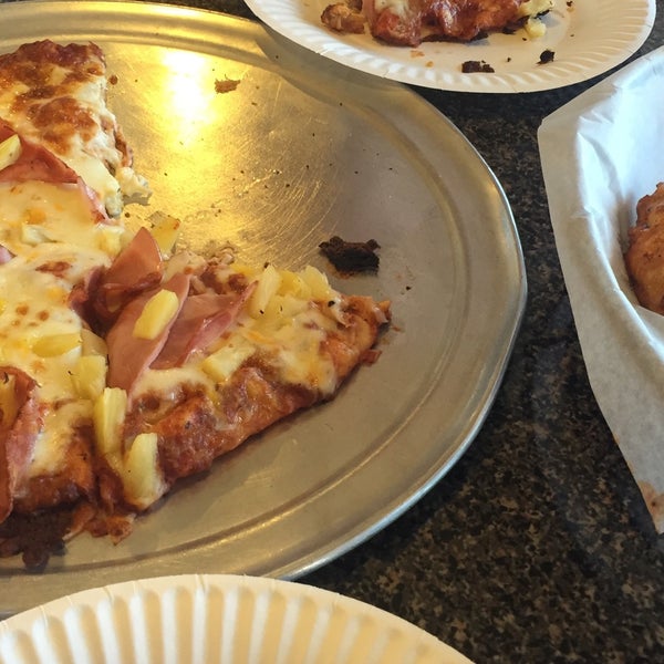 Photos At Round Table Pizza 5 Tips Good Pizza Reasonable Small Size Is For 2 I Tried The