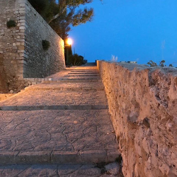 Where's Good? Holiday and vacation recommendations for Ibiza, Spain. What's good to see, when's good to go and how's best to get there.