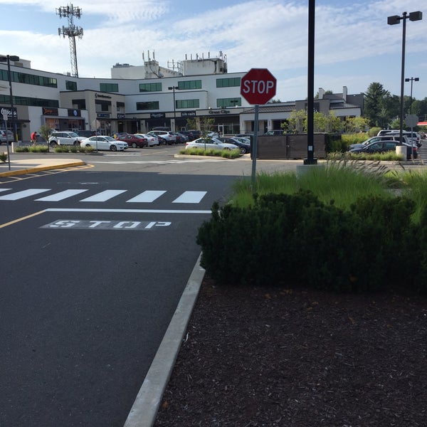 Corner Shopping Mall in West Hartford