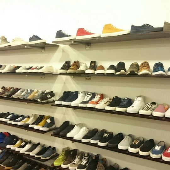 KICKS/HI Ala Moana Kakaako 10 tips from 451 visitors