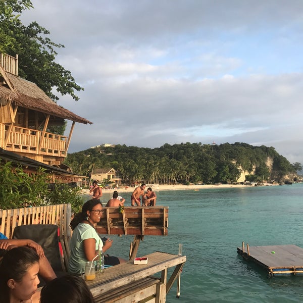 Where's Good? Holiday and vacation recommendations for Boracay Island, Philippinen. What's good to see, when's good to go and how's best to get there.