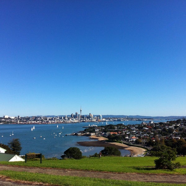 Where's Good? Holiday and vacation recommendations for Auckland, New Zealand. What's good to see, when's good to go and how's best to get there.