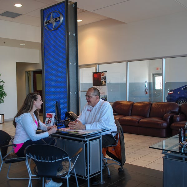 Evans Toyota Auto Dealership in Fort Wayne