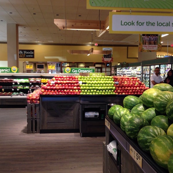 Safeway Grocery Store in Washington