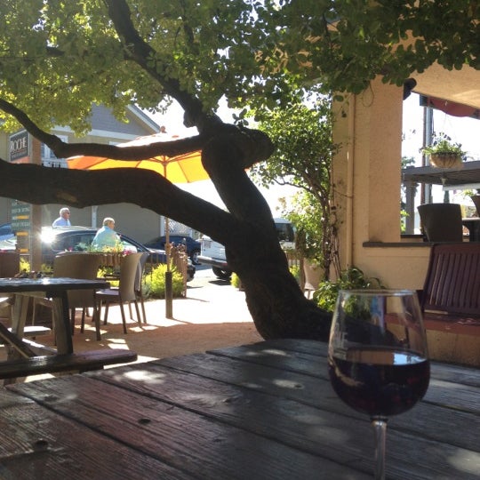 Roche Winery 122 W Spain St