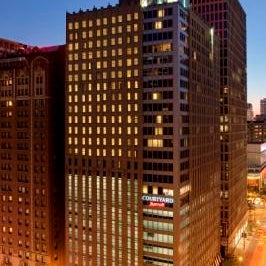 Courtyard Chicago Downtown/Magnificent Mile - Streeterville - 23 tips ...