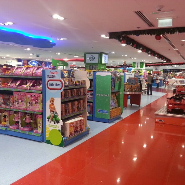 The Toy Store (محل الألعاب) وسط مدينة دبي The Dubai Mall