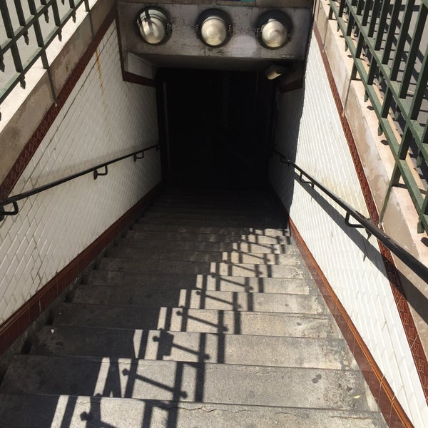 Photos at Métro Ranelagh [9] Metro Station in Muette