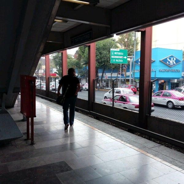 Fotos en Metro Xola Estación de metro en Benito Juárez