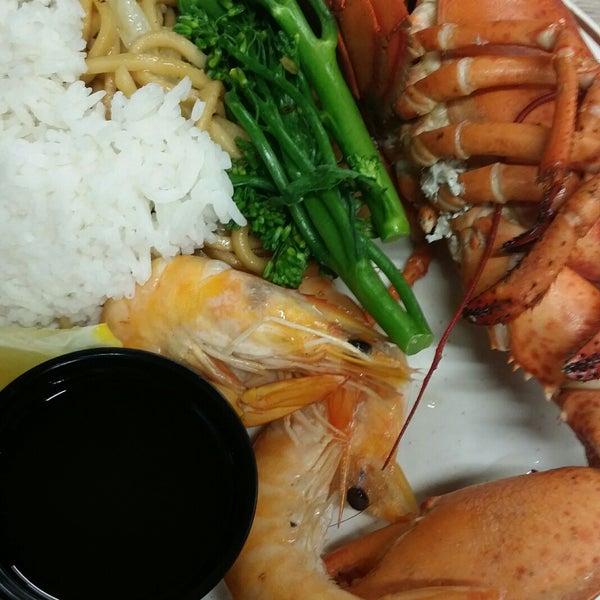 Lobster Buffet 10 tips from 329 visitors