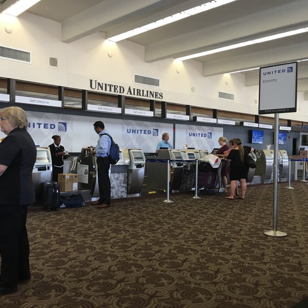 United Airlines Ticket Counter Sky Harbor Terminal 2