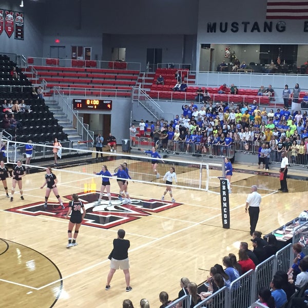 Mustang High School Gymnasium Basketball Stadium in Mustang
