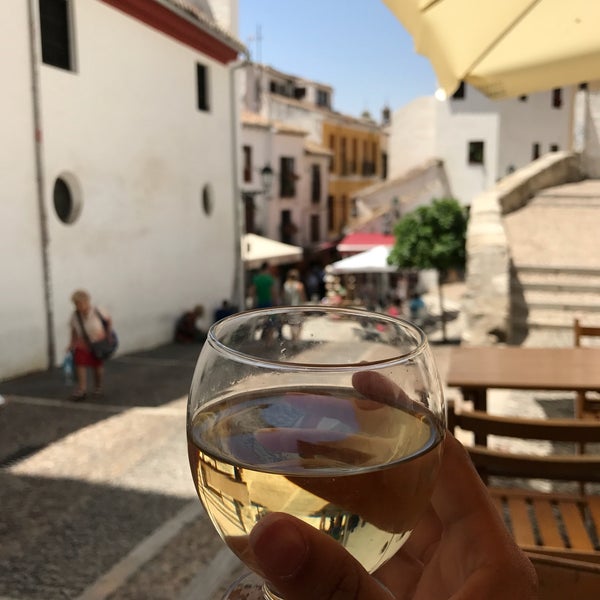 Where's Good? Holiday and vacation recommendations for Granada, Spain. What's good to see, when's good to go and how's best to get there.