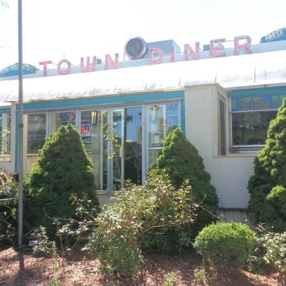 Deluxe Town Diner - East Watertown - 627 Mount Auburn St