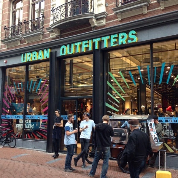 Urban Outfitters - Clothing Store in Stadsdeel Centrum
