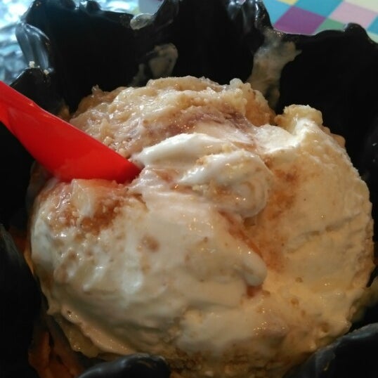 photos at coldstone creamery 酷圣石冰淇淋 - 4 ti