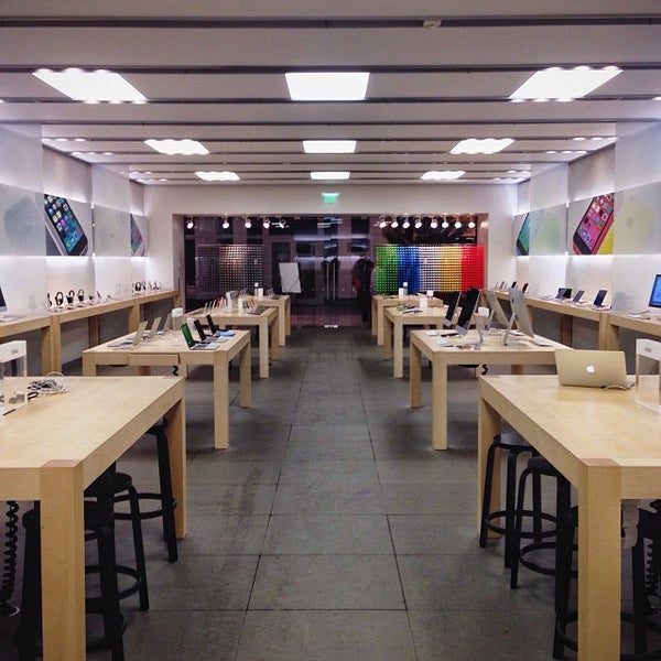 apple store manhattan village open july 4