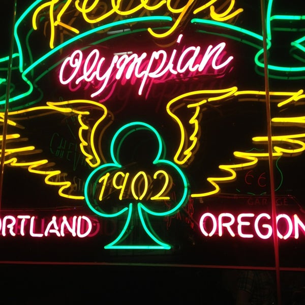 Kelly's Olympian Bar in Downtown Portland