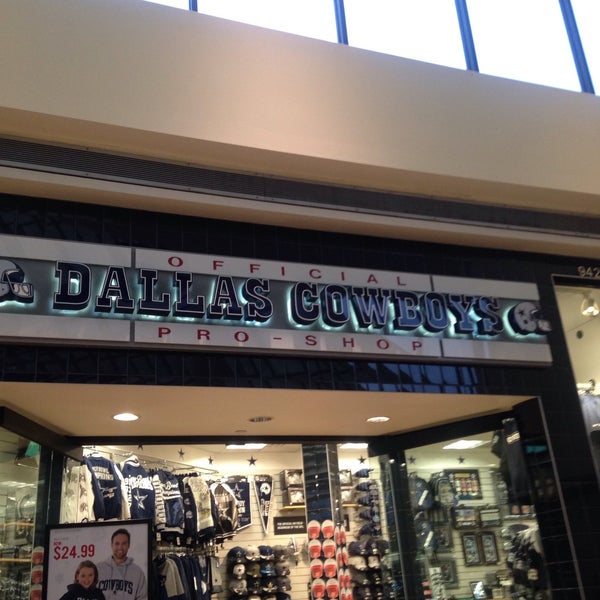 dallas cowboy store in parkdale mall