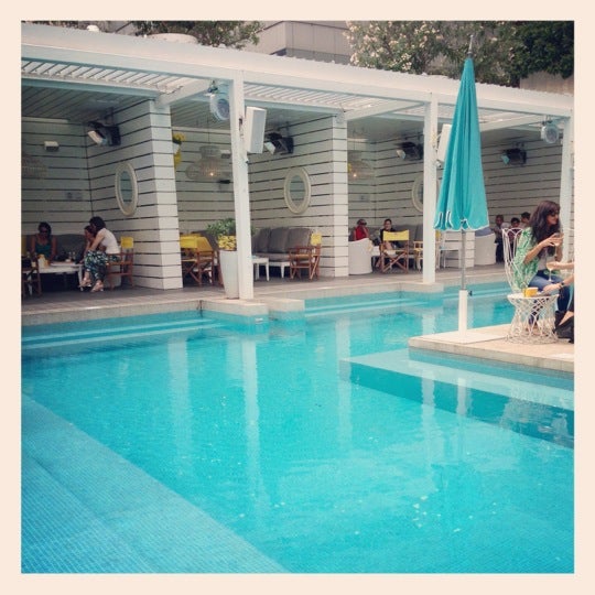 Ivy Cocktail Bar in Sydney