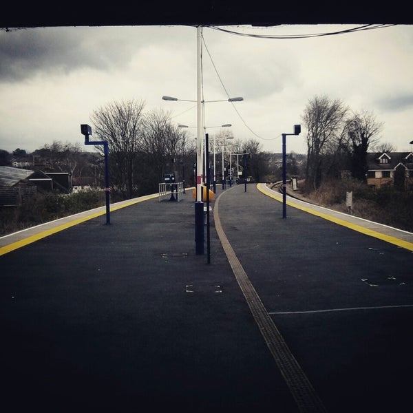 Wimbledon Chase Railway Station (WBO) Merton Park 1 tip from 307