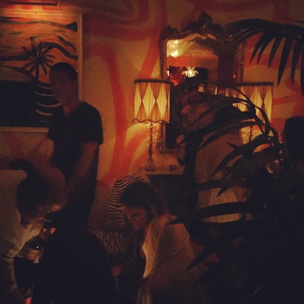 Paul's Cocktail Lounge in Tribeca