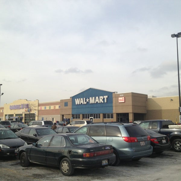 Walmart Big Box Store in Niles