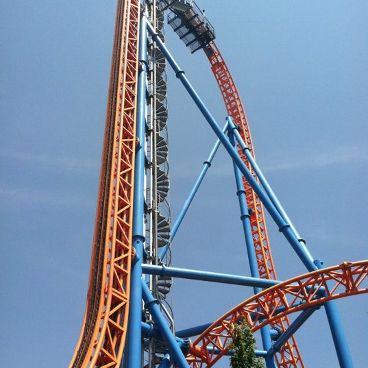 Fahrenheit - Theme Park Ride / Attraction