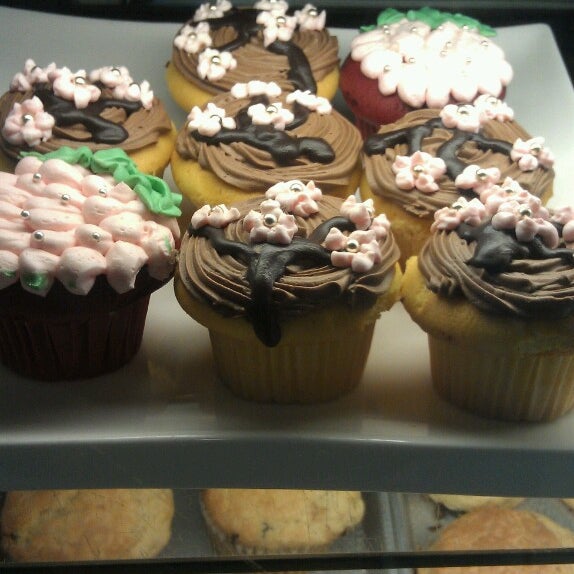 Alexandria Pastry Shop Fairlington 3690H King St