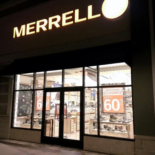 retail stores that sell merrell shoes