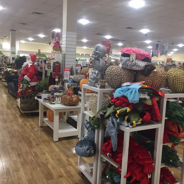 HomeGoods Furniture / Home Store