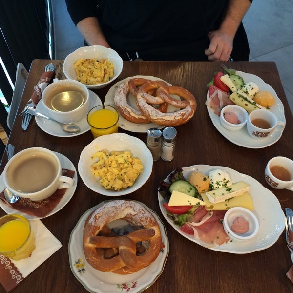 Where's Good? Holiday and vacation recommendations for Nuremberg, Germany. What's good to see, when's good to go and how's best to get there.