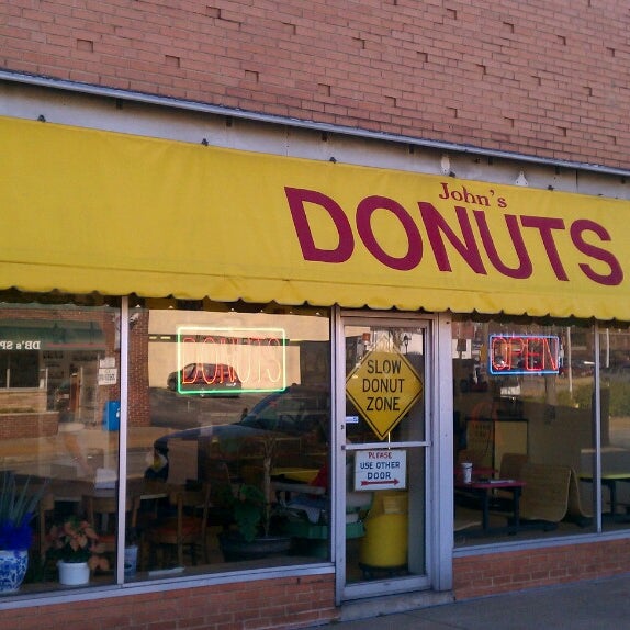 John Donut Company 1618 S Broadway