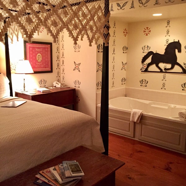 Blacksmith Inn Bed & Breakfast in Baileys Harbor