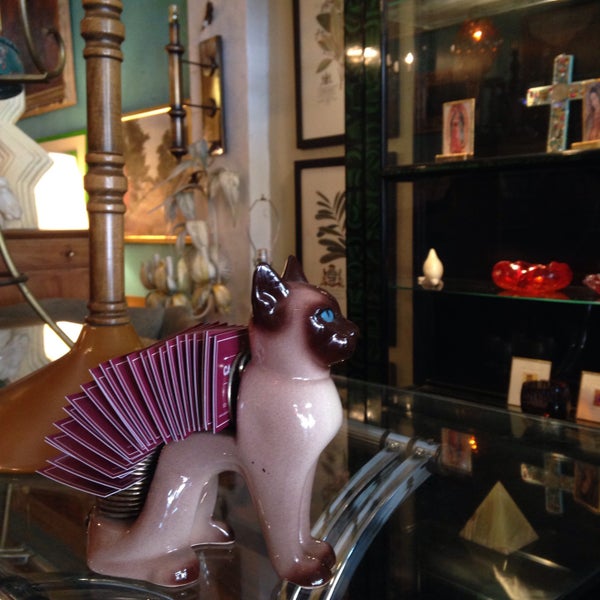 Casa Victoria Vintage Furniture Antique Shop in Los Angeles