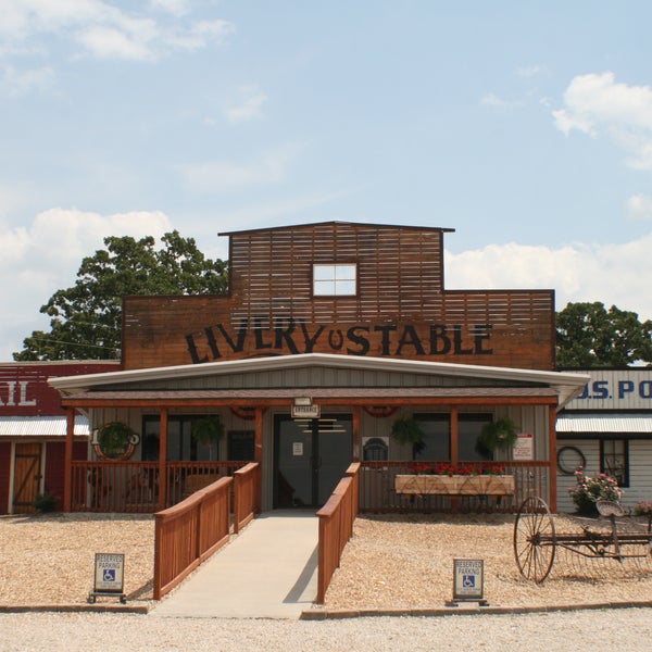 Old Towne Antiques and New Furniture 401 Schofer St