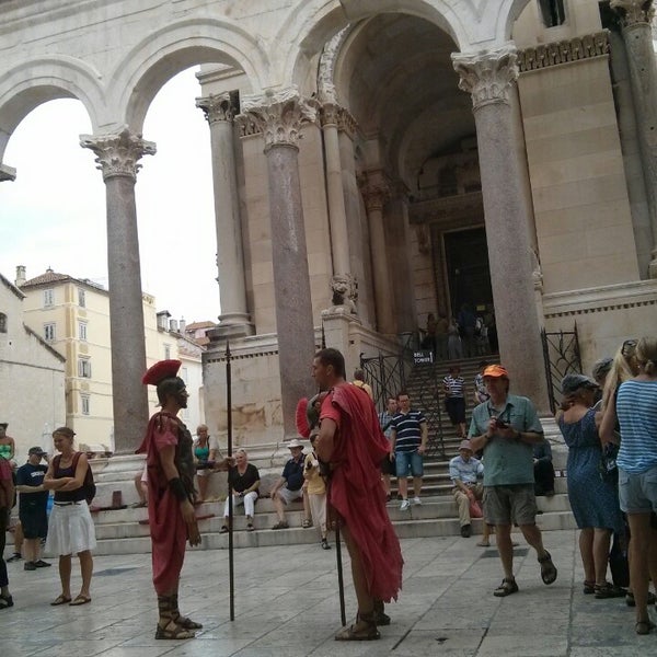 Where's Good? Holiday and vacation recommendations for Split, Croatia. What's good to see, when's good to go and how's best to get there.