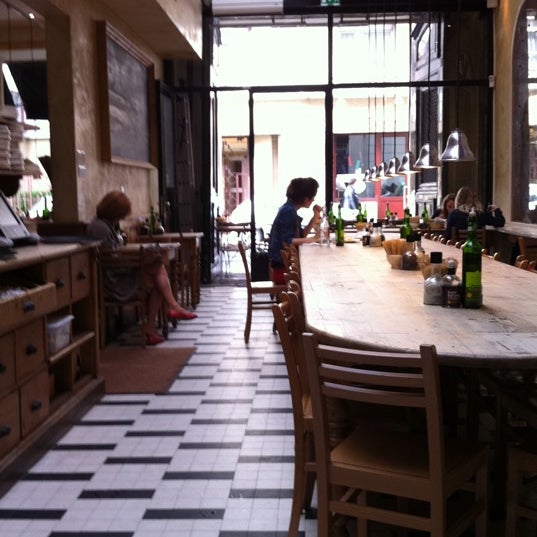Le Pain Quotidien Bakery in Paris