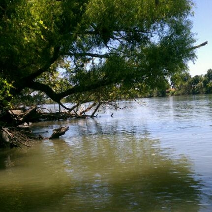 Garcia Bend Park - Park in Southwestern Sacramento